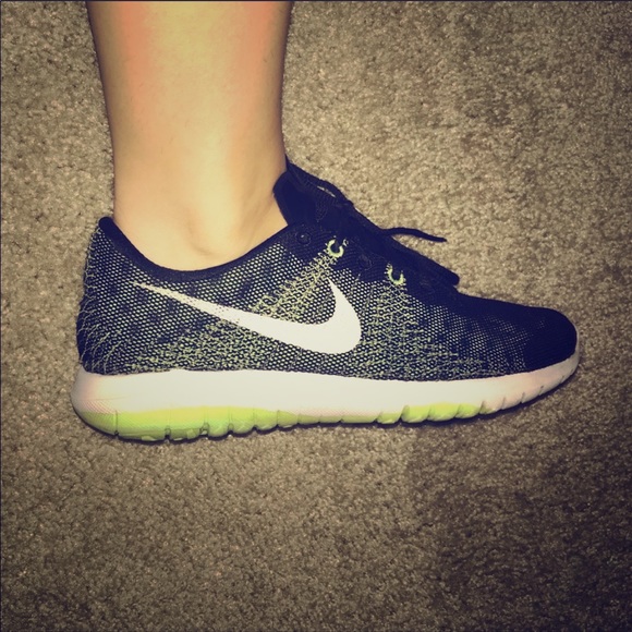 Nike Shoes - Nike flex fury